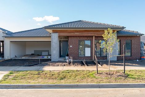 8 Bastings Ave, Mickleham, VIC 3064