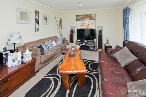 Property photo of 4 Hayes Court Pakenham VIC 3810