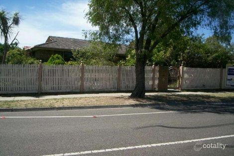 2 Calderwood Ave, Wheelers Hill, VIC 3150