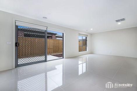 Property photo of 11 Maywood Street Pakenham VIC 3810