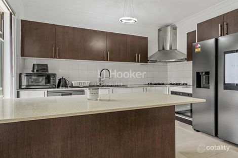 Property photo of 13 Hallen Place West Hoxton NSW 2171
