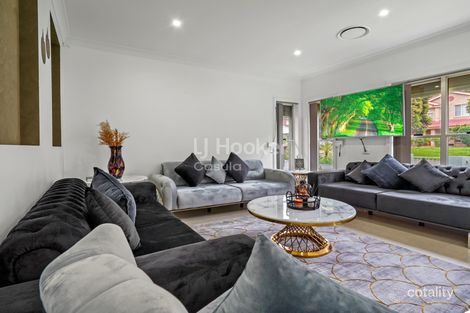 Property photo of 13 Hallen Place West Hoxton NSW 2171