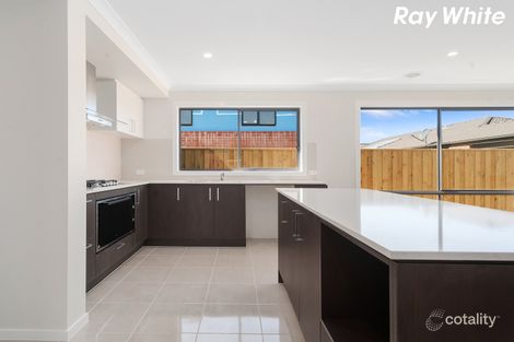 Property photo of 3 Oros Way Officer VIC 3809