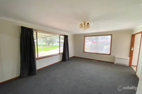 Property photo of 5 Bowditch Crescent Parkes NSW 2870