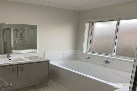 Property photo of 21 Bloomfield Avenue Park Ridge QLD 4125