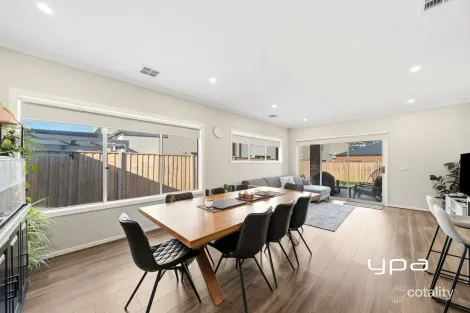 Property photo of 22 Regner Drive Sunbury VIC 3429
