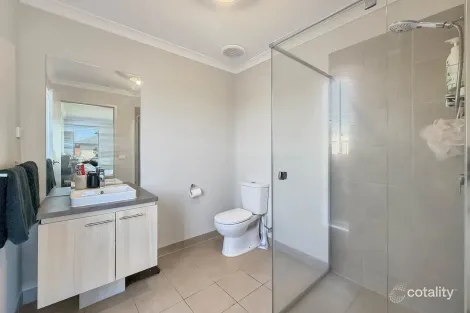 Property photo of 12 Redleaf Avenue Warragul VIC 3820
