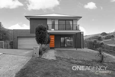 Property photo of 12 Landscape Place Sunbury VIC 3429