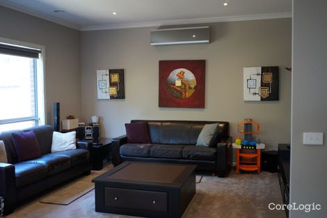 Property photo of 4 Grattan Lane Caroline Springs VIC 3023