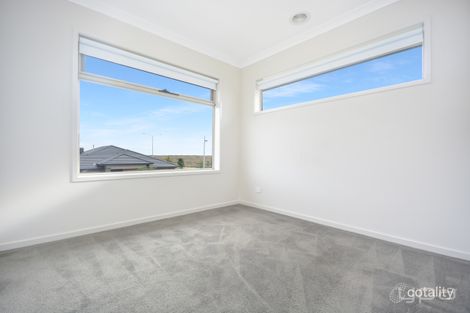 Property photo of 30 Jindalee Way Werribee VIC 3030