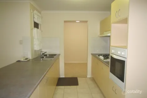 Property photo of 8 Roebourne Mews Cranbourne East VIC 3977
