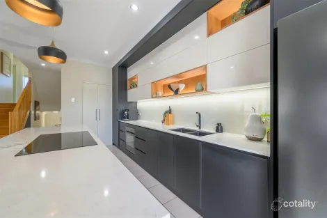 Property photo of 3 Danielle Court Boyne Island QLD 4680