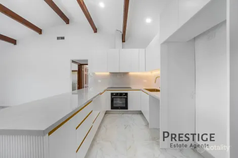 Property photo of 8 Brunswick Crescent St Johns Park NSW 2176
