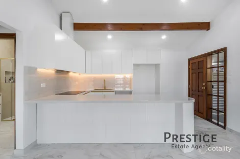 Property photo of 8 Brunswick Crescent St Johns Park NSW 2176