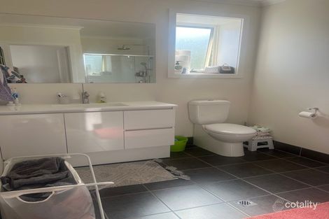 Property photo of 52 Warenda Road Clare SA 5453