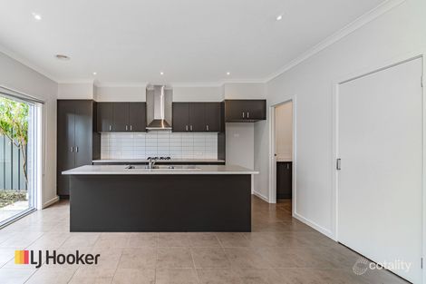 Property photo of 37 Kirkstead Grove Craigieburn VIC 3064