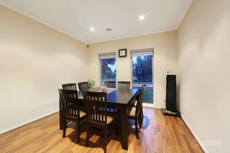 Property photo of 2 Watling Grove Ferntree Gully VIC 3156