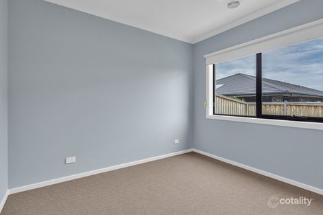 Property photo of 64 Generation Crescent Mambourin VIC 3024