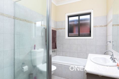 Property photo of 1/19 Walla Place Glenfield Park NSW 2650