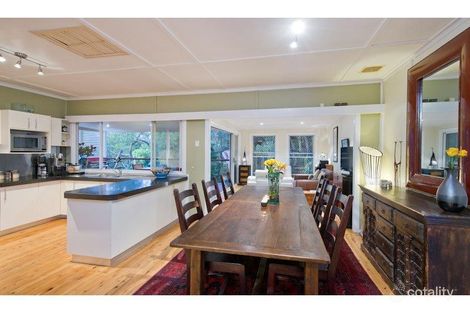 15 Jainba St, Indooroopilly, QLD 4068