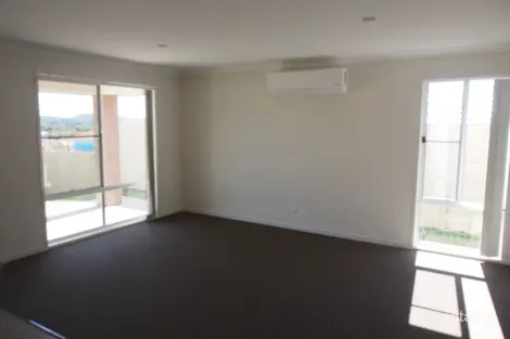 Property photo of 5 Nightshade Crescent Pimpama QLD 4209