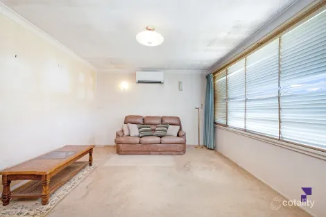 Property photo of 11 Gilliver Crescent Greenacre NSW 2190