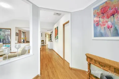 Property photo of 28 Murray Crescent Rowville VIC 3178