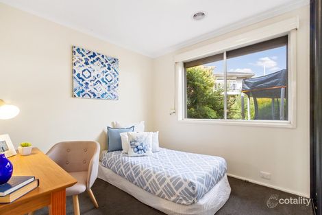 Property photo of 30 Ullamulla Crescent Karabar NSW 2620