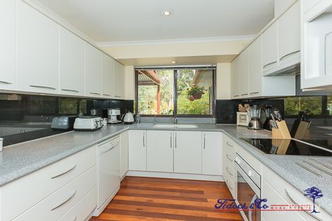 21 Tyers Rd, Roleystone, WA 6111