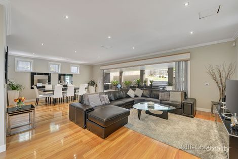 Property photo of 8 Hillview Road Balwyn North VIC 3104