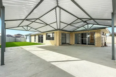 2 Runaway App, Golden Bay, WA 6174