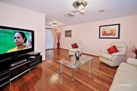 Property photo of 17 Poa Court Delahey VIC 3037