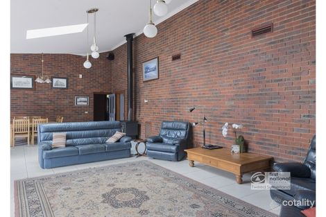 Property photo of 2 Nation Court Ascot VIC 3551