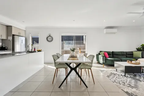 Property photo of 7 Greenview Circuit Arundel QLD 4214
