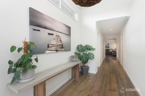 Property photo of 8 St Cloud Court Highton VIC 3216