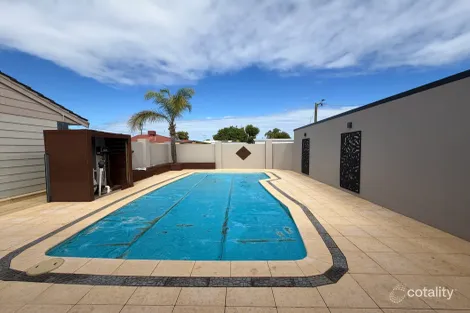 2 Nowranie Pl, Hillman, WA 6168