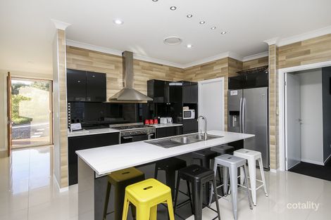 Property photo of 4 Stern Court Murrays Beach NSW 2281