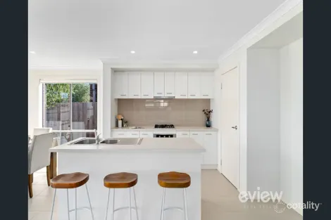 Property photo of 40 Indura Drive Werribee VIC 3030