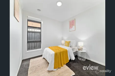 Property photo of 40 Indura Drive Werribee VIC 3030