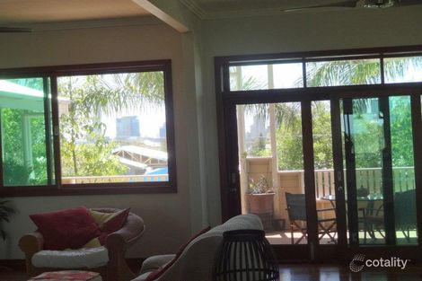 Property photo of 27 Rosary Crescent Highgate Hill QLD 4101