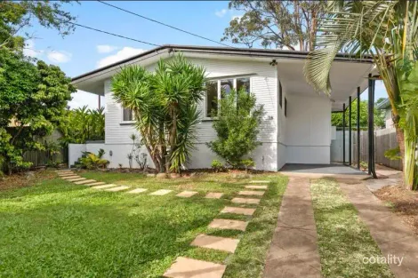 28 Gatwick St, Stafford Heights, QLD 4053