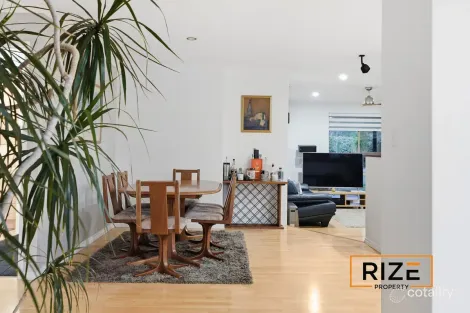 Property photo of 40 Amadeus Gardens Joondalup WA 6027