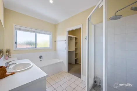 Property photo of 22 Booker Parade Golden Beach QLD 4551