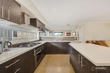 Property photo of 6 Damaine Circuit Caroline Springs VIC 3023