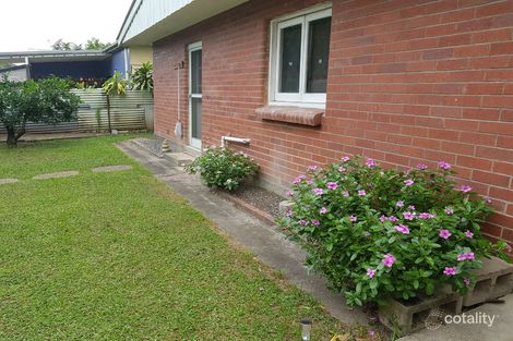 8 Lois St, Mooroobool, QLD 4870