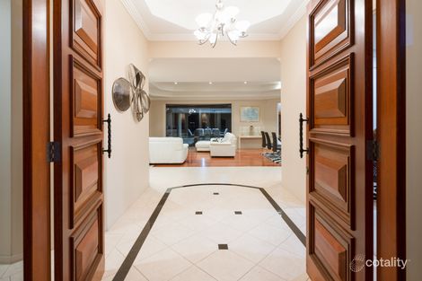 Property photo of 3169 Riverleigh Drive Hope Island QLD 4212
