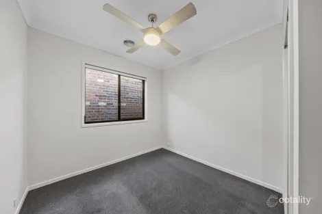 Property photo of 24 Edgedell Avenue Kalkallo VIC 3064