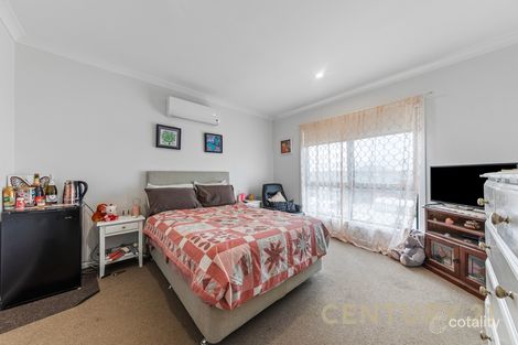 Property photo of 4 Wanstead Way Cranbourne West VIC 3977
