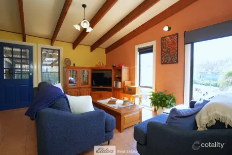 Property photo of 161 Wakaden Street Griffith NSW 2680