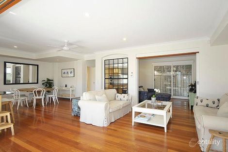 Property photo of 2/24 Cronulla Avenue Mermaid Beach QLD 4218